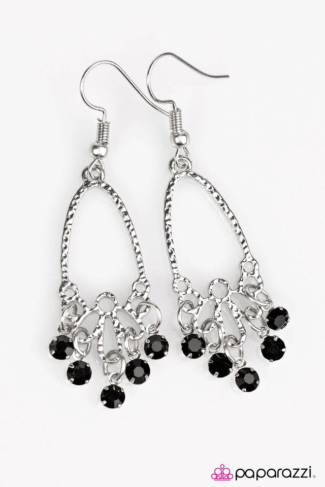 Paparazzi ♥ Twinkling Nights - Black ♥ Earrings
