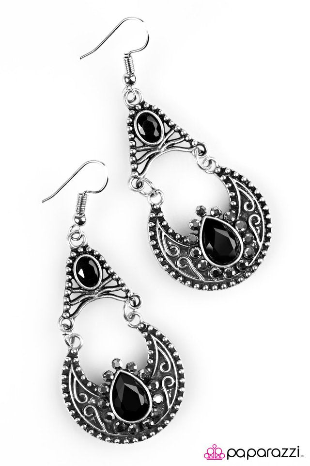 Paparazzi ♥ A Night In The Clouds - Black ♥ Earrings