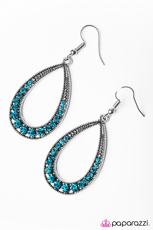 Paparazzi ♥ Cloudy With A Chance of SPARKLE - Blue ♥ Earrings