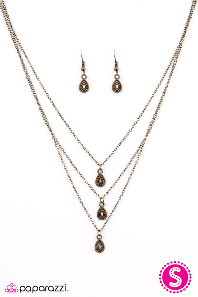 Paparazzi ♥ Down By The Bay - Brass ♥ Necklace