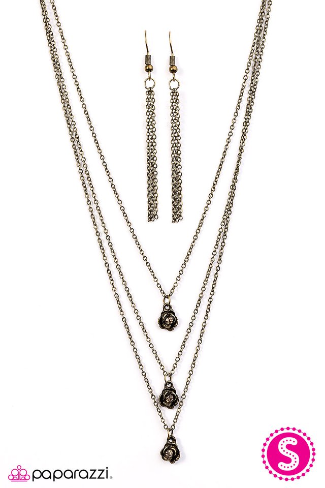 Paparazzi ♥ Bloom Bash - Brass ♥ Necklace