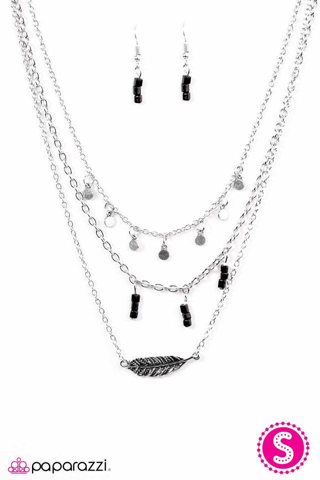 Paparazzi ♥ Fly Time - Black ♥ Necklace