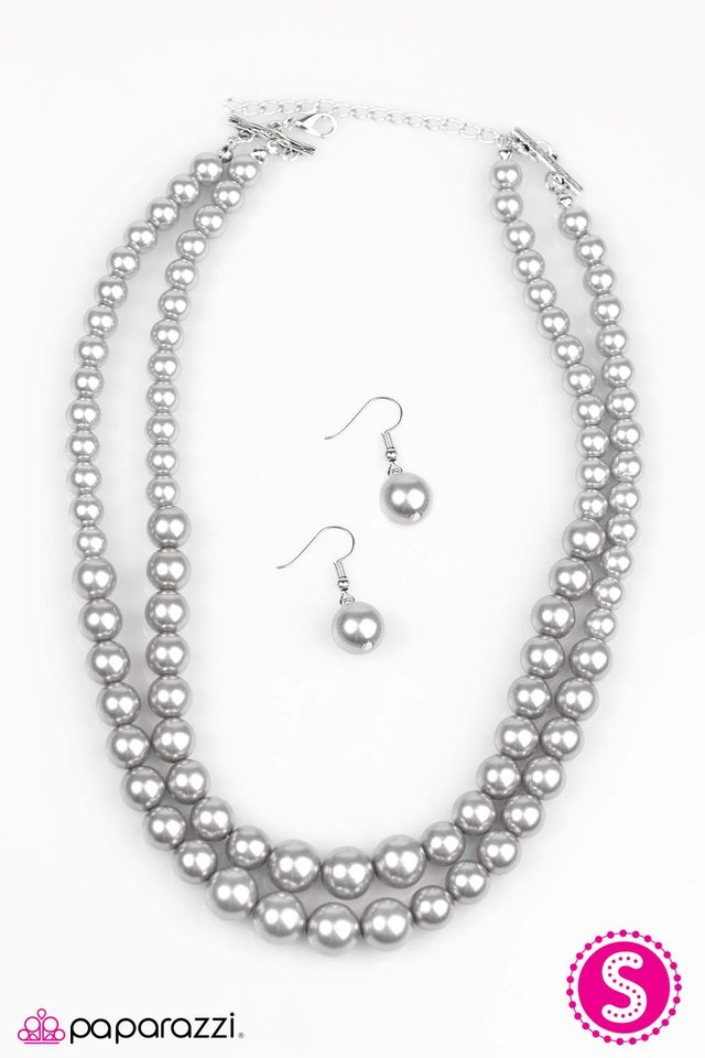 Paparazzi ♥ Woman Of The Year - Silver ♥ Necklace