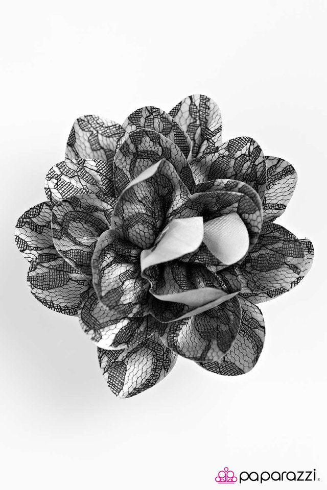 Paparazzi ♥ Laced with Grace - Silver ♥ Hair Clip