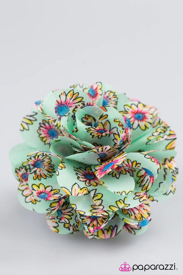 Paparazzi ♥ LEI It On The Line - Green ♥ Hair Clip