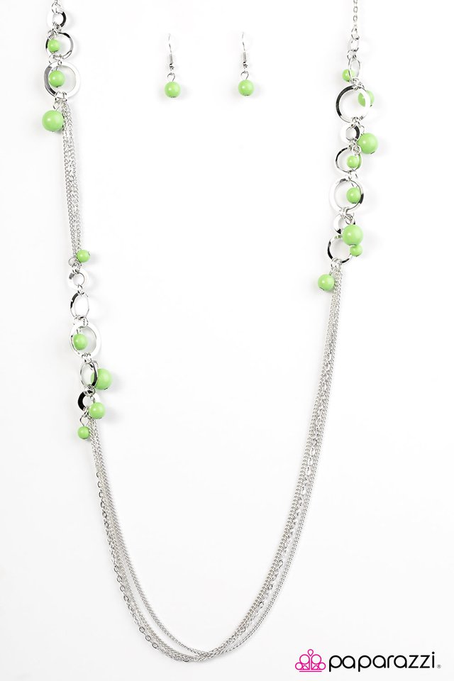 Paparazzi ♥ Its Summer Somewhere - Green ♥ Necklace