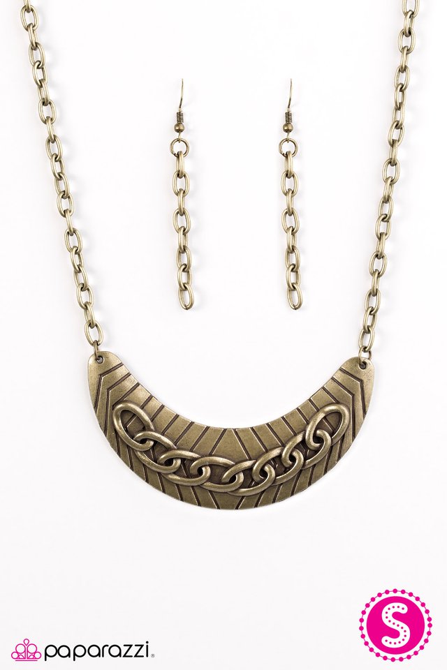 Paparazzi ♥ Keep It Under Lock - Brass ♥ Necklace