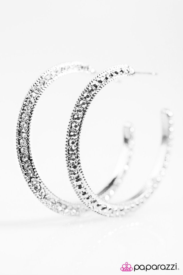 Paparazzi ♥ Sassy Stardom - White ♥ Earrings