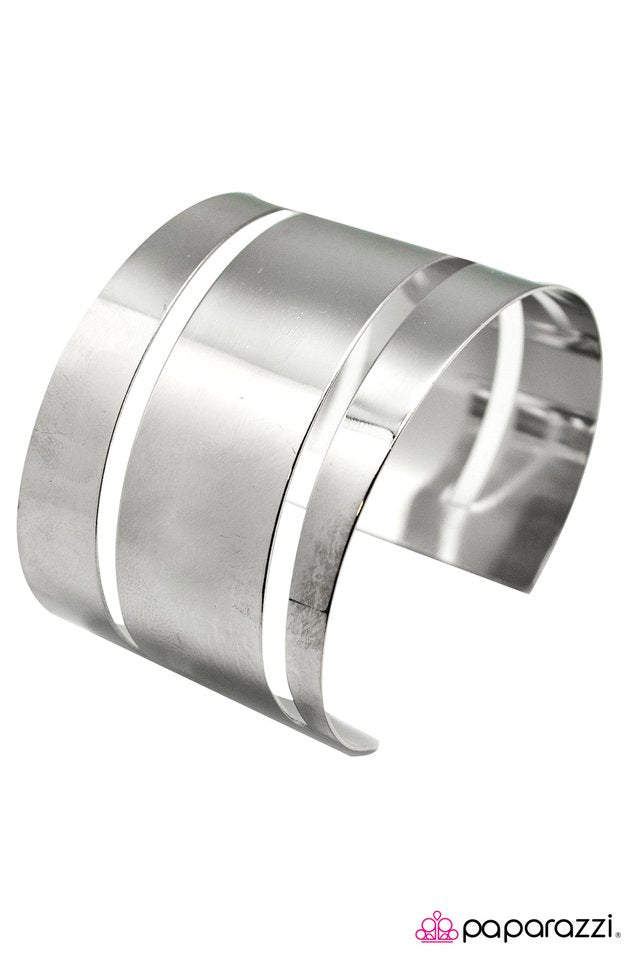 Paparazzi ♥ Charismatically Chrome - Silver ♥ Bracelet