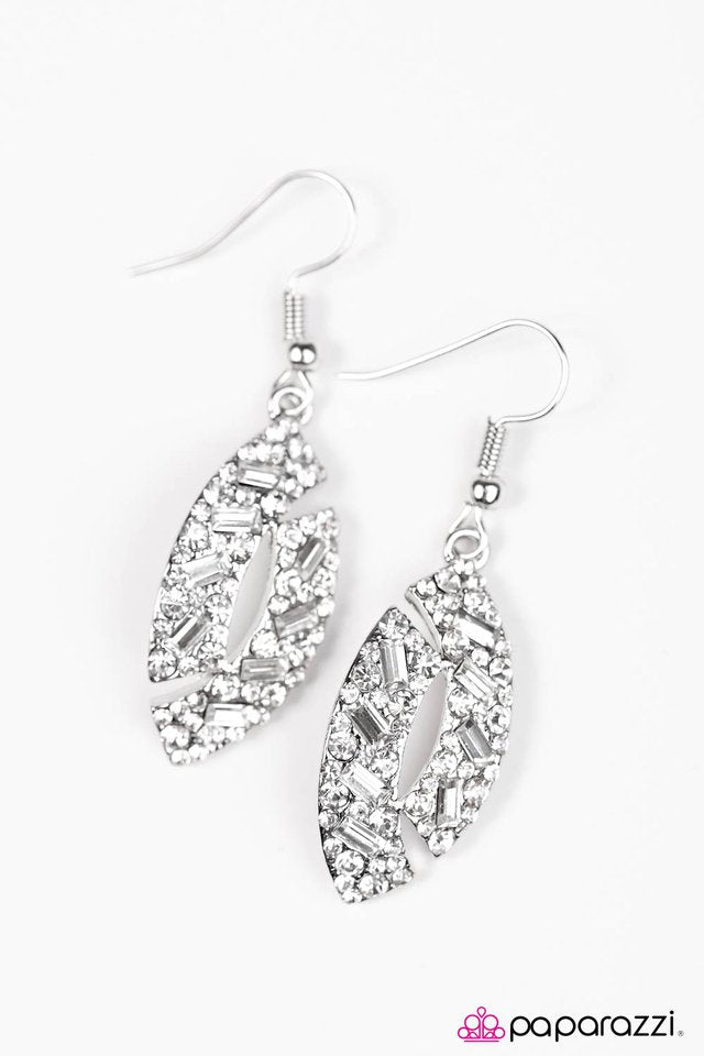 Paparazzi ♥ CHIC Happens - White ♥ Earrings