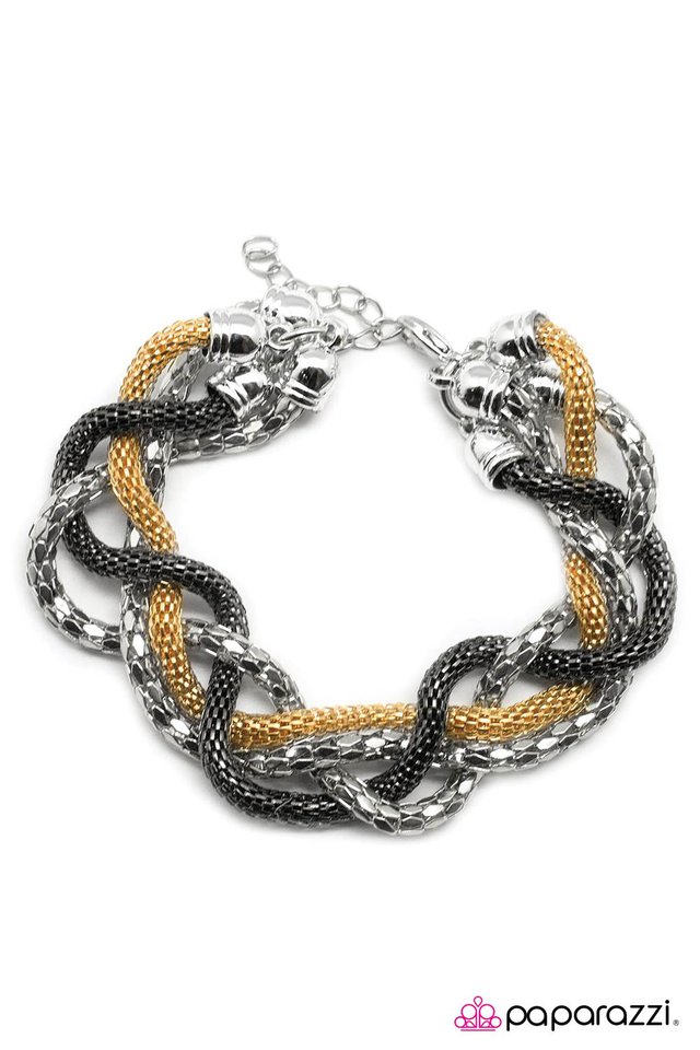 Paparazzi ♥ Catwalk Crawl - Silver ♥ Bracelet