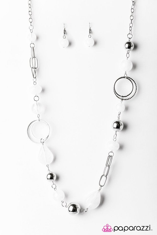 Paparazzi ♥ Glam Grotto - White ♥ Necklace