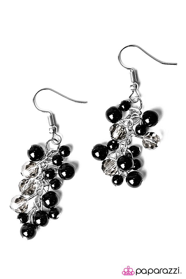 Paparazzi ♥ Irresistible Shimmer - Black ♥ Earrings