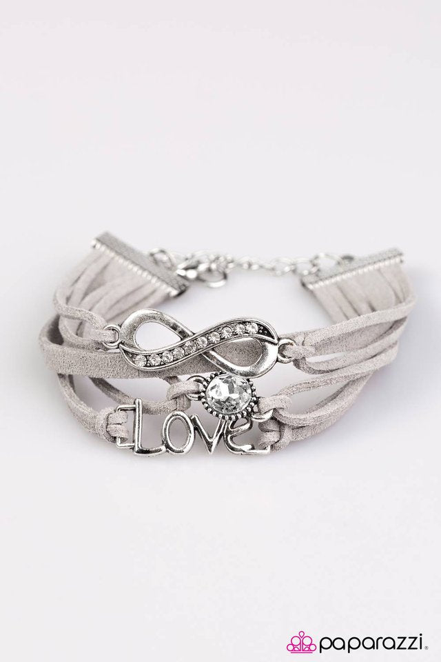 Paparazzi ♥ Infinitely Irresistible - Silver ♥ Bracelet