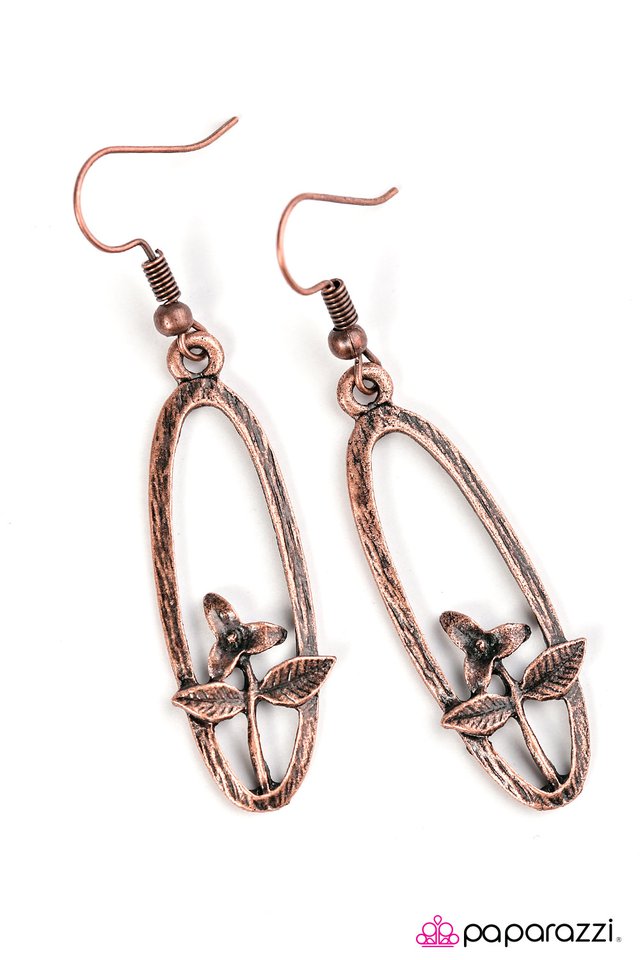 Paparazzi ♥ Thinking Of Tulips - Copper ♥ Earrings