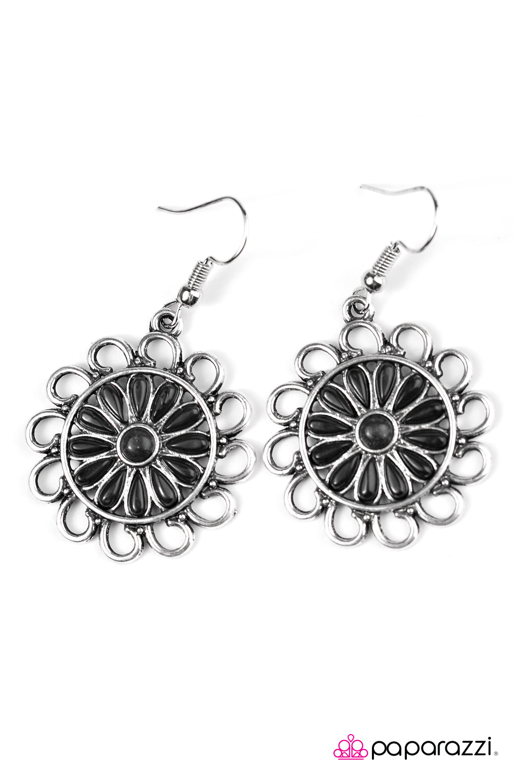 Paparazzi ♥ Into The Wild I Go - Black ♥ Earrings