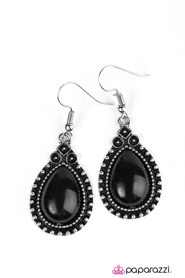 Paparazzi ♥ Bali Bliss - Black ♥ Earrings