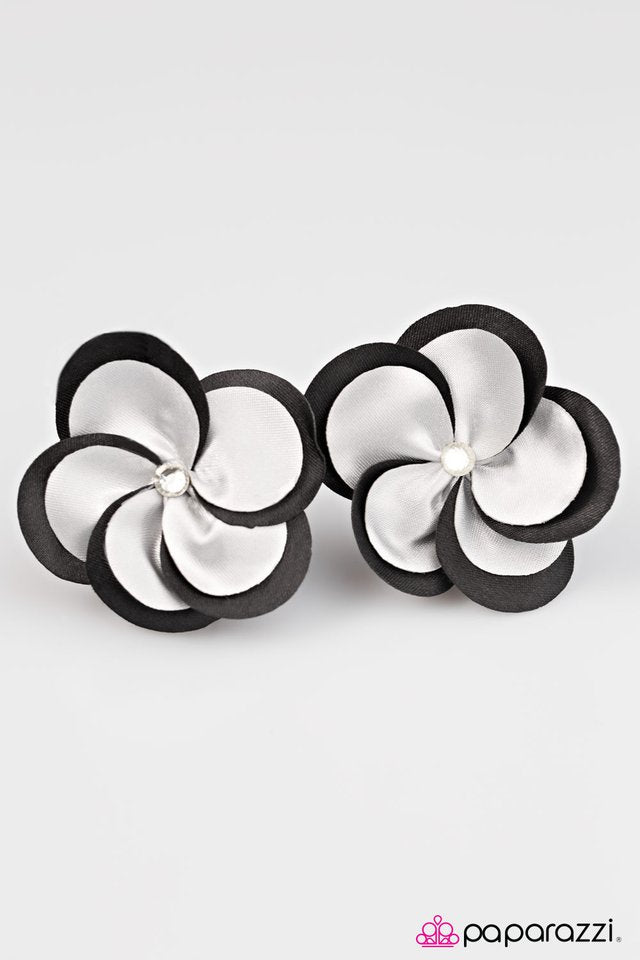 Paparazzi ♥ Fun, Fun, Fun! - Black ♥ Hair Clip