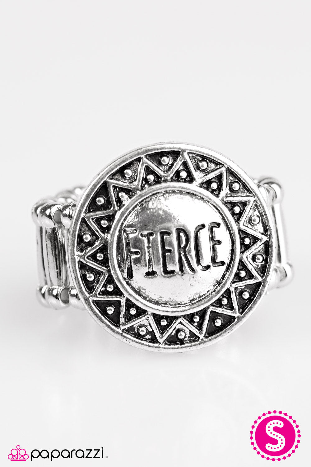 Paparazzi ♥ Lookin Fierce - Silver ♥ Ring