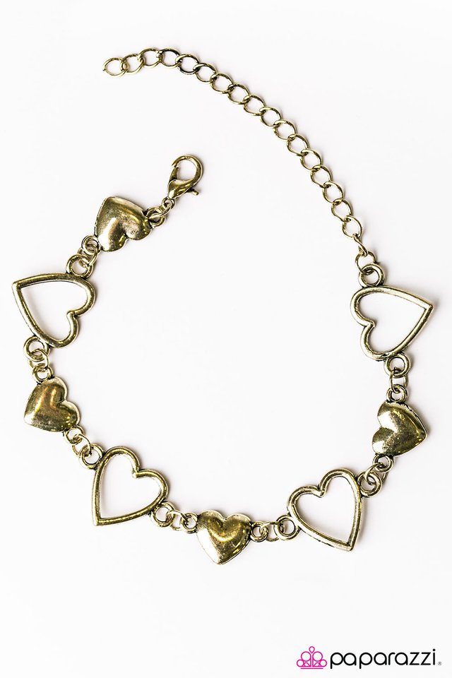 Paparazzi ♥ HEART To Handle - Brass ♥ Bracelet