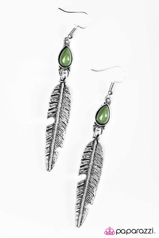 Paparazzi ♥ FLIGHT Night - Green ♥ Earrings