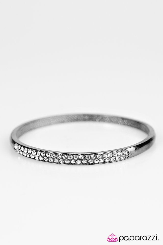 Paparazzi ♥ Spread the Sparkle - Black ♥ Bracelet