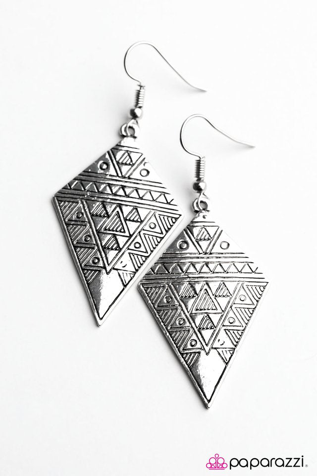 Paparazzi ♥ Yes I CLAN! - Silver ♥ Earrings