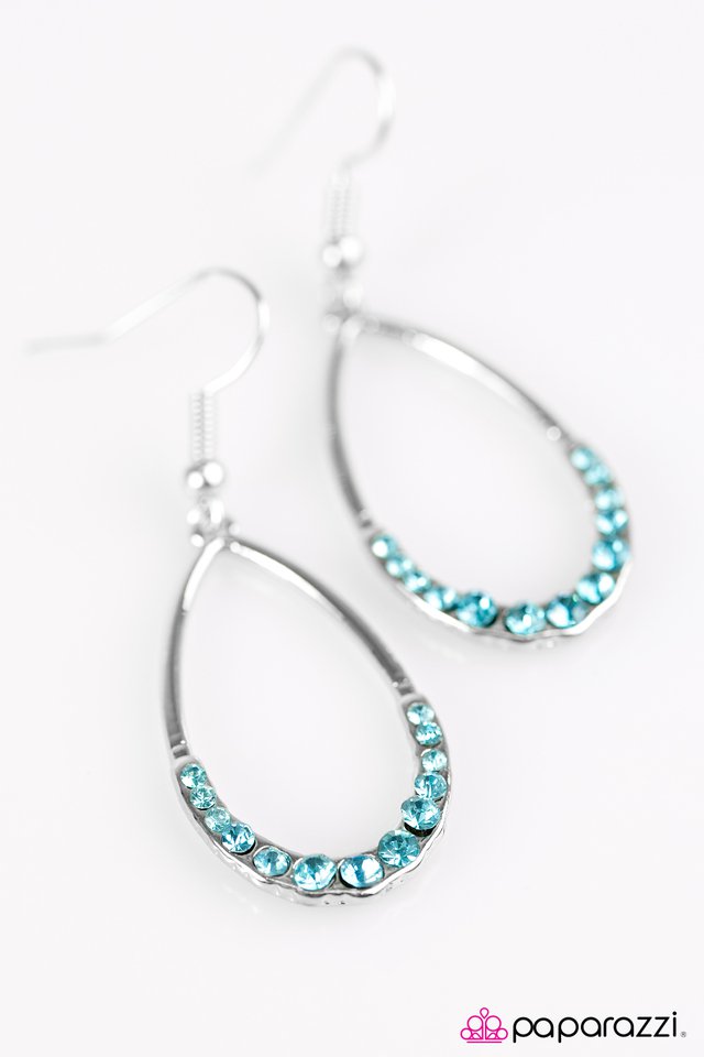 Paparazzi ♥ Kiss The Girl - Blue ♥ Earrings