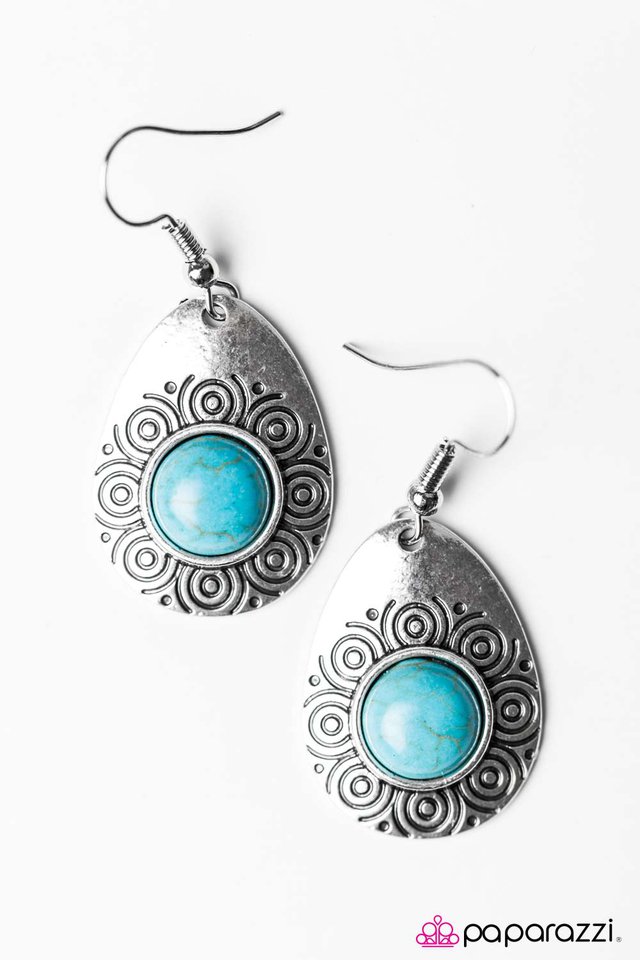 Paparazzi ♥ Growing Season - Blue ♥ Earrings