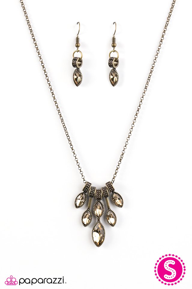 Paparazzi ♥ You Should See Me In A Crown - Brass ♥ Necklace