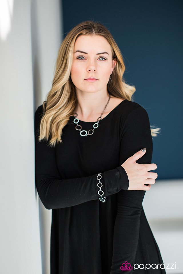 Paparazzi ♥ Bring On The Bubbly - Black ♥ Bracelet