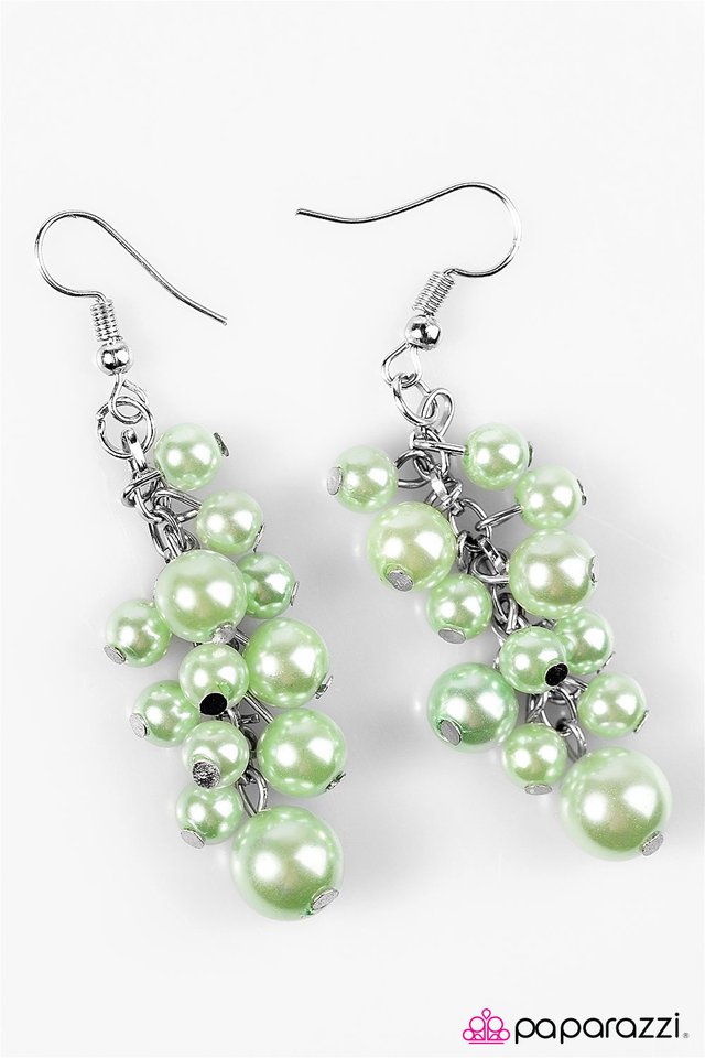 Paparazzi ♥ Give Me A BAROQUE! - Green ♥ Earrings