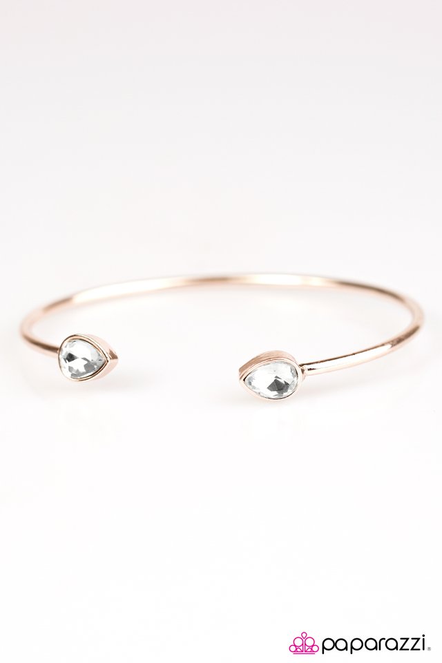 Paparazzi ♥ Risk of Rain - Gold ♥ Bracelet