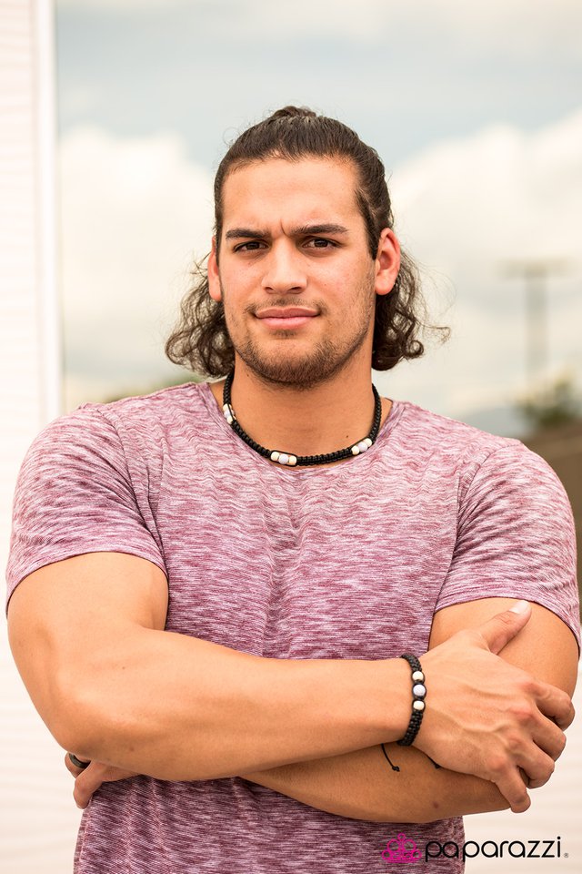 Paparazzi ♥ No Man Is An Island - Black ♥ Necklace