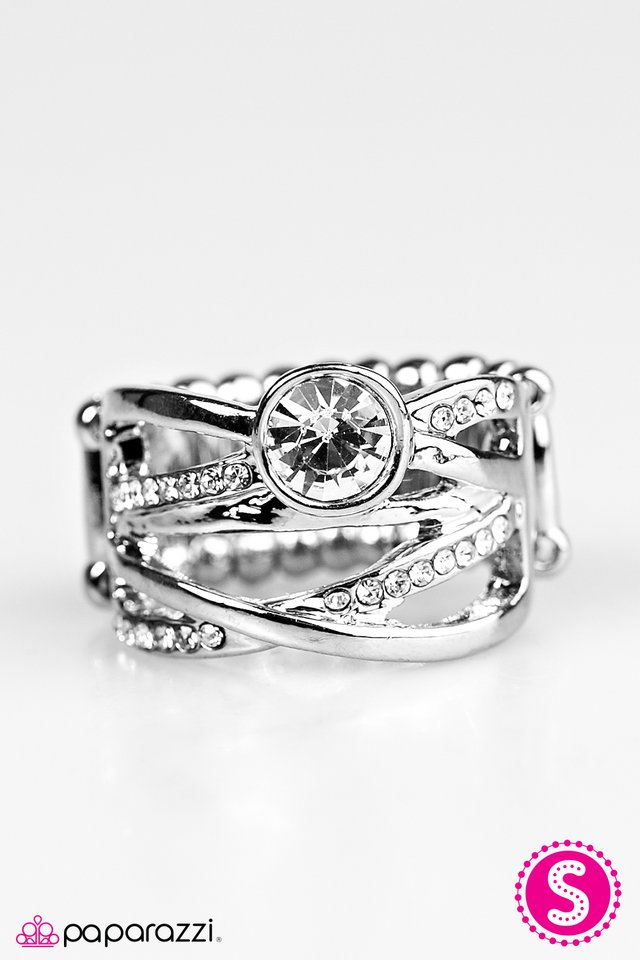 Paparazzi ♥ Glam Oh Glam - White ♥ Ring