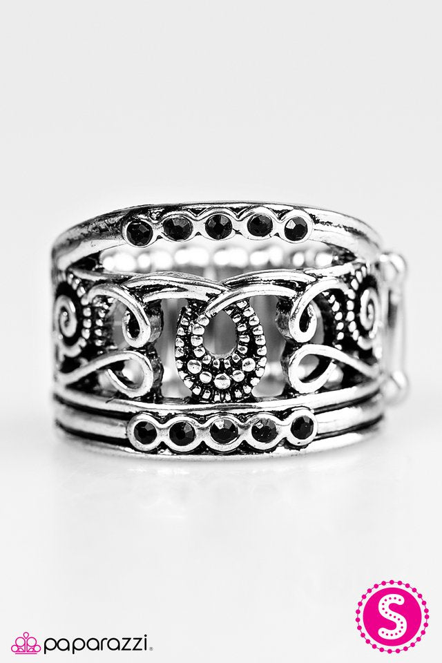 Paparazzi ♥ I Feel REFINED - Black ♥ Ring