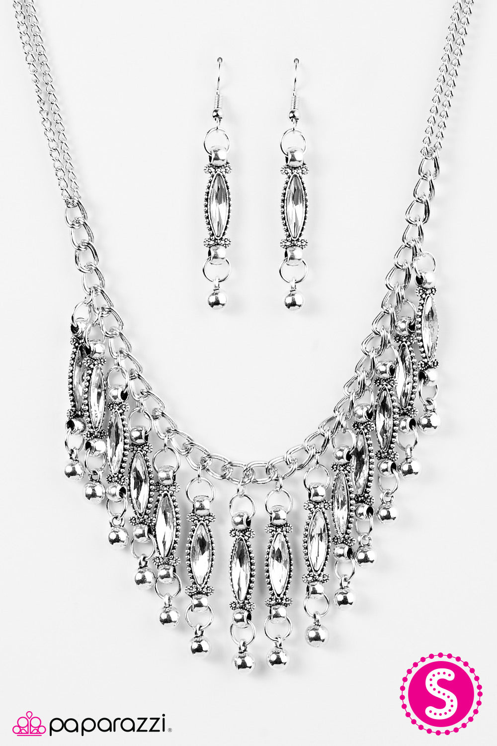 Paparazzi ♥ Flirting With Fringe - White ♥ Necklace