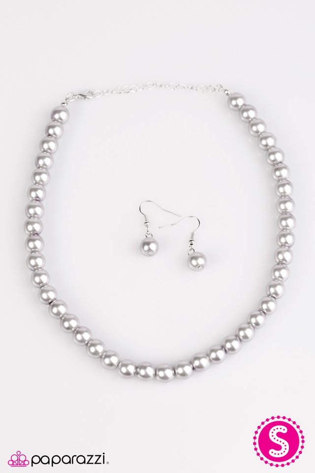 Paparazzi ♥ Not Your Mamas Pearls - Silver ♥ Necklace