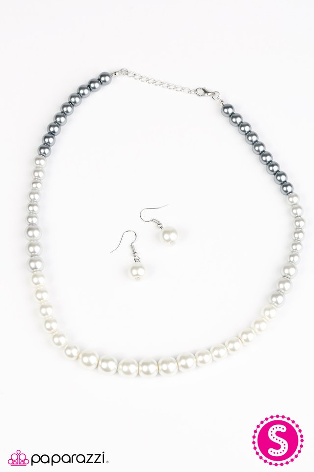 Paparazzi ♥ Take Me To Paris - Silver ♥ Necklace