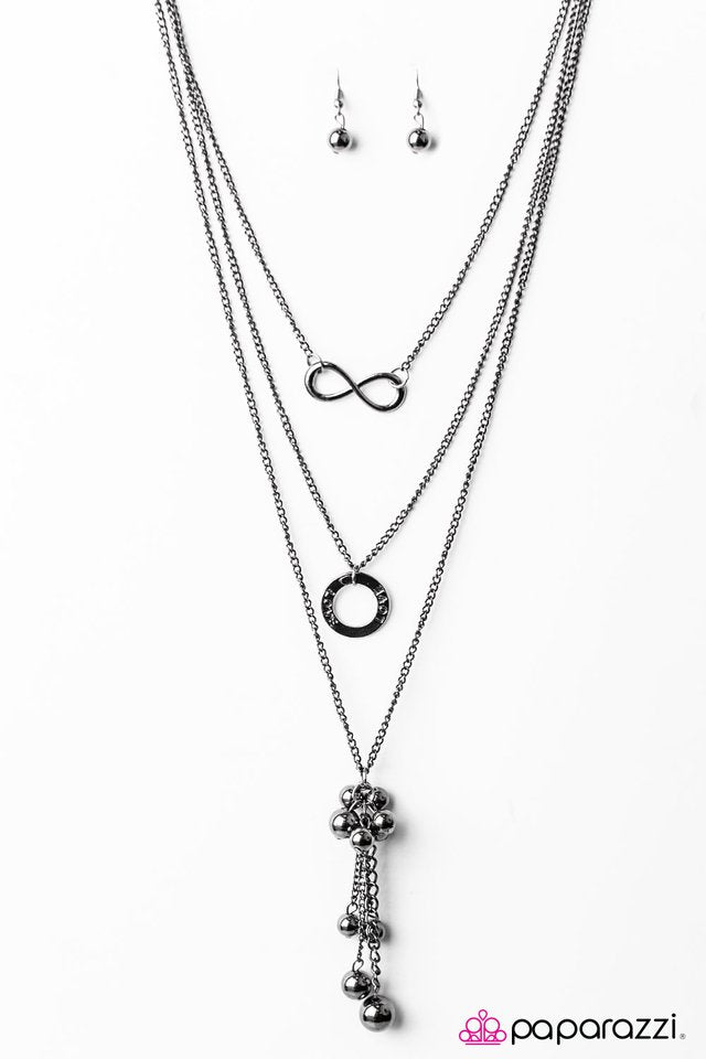 Paparazzi ♥ Love Affair - Black ♥ Necklace