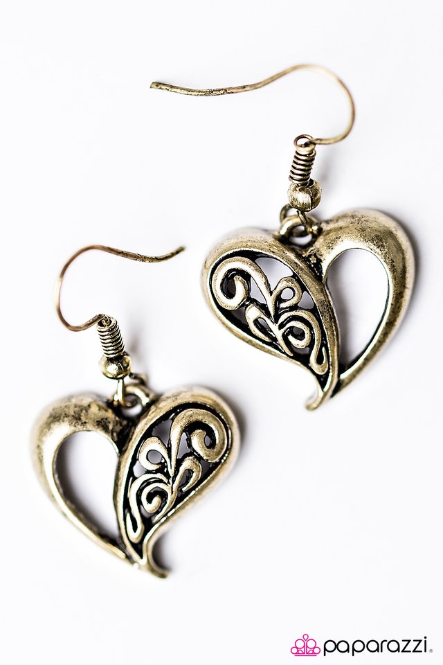 Paparazzi ♥ How Heartwarming - Brass ♥ Earrings