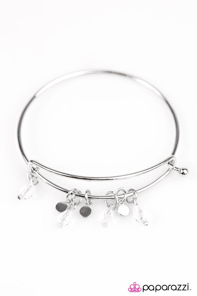 Paparazzi ♥ I Adore Pretty Things - White ♥ Bracelet
