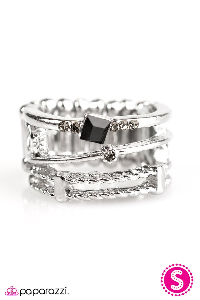 Paparazzi ♥ Tilt-A-Whirl - Black ♥ Ring