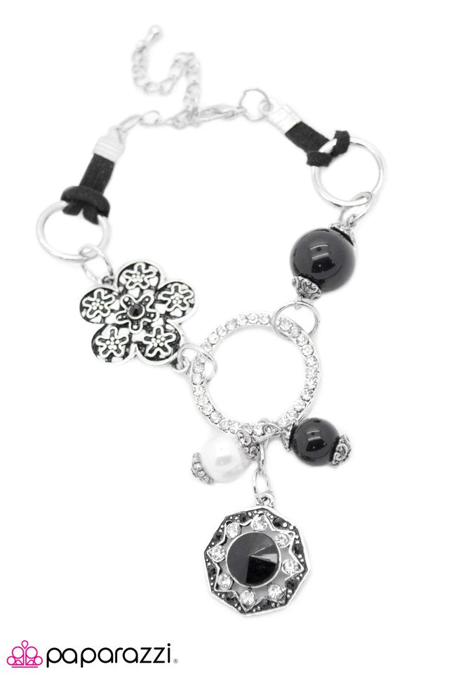 Paparazzi ♥ In the Mix - Black ♥ Bracelet