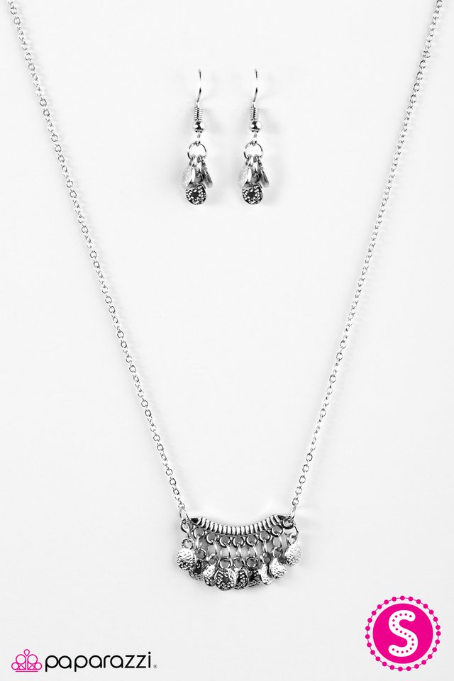 Paparazzi ♥ ROME For The Holidays - Silver ♥ Necklace