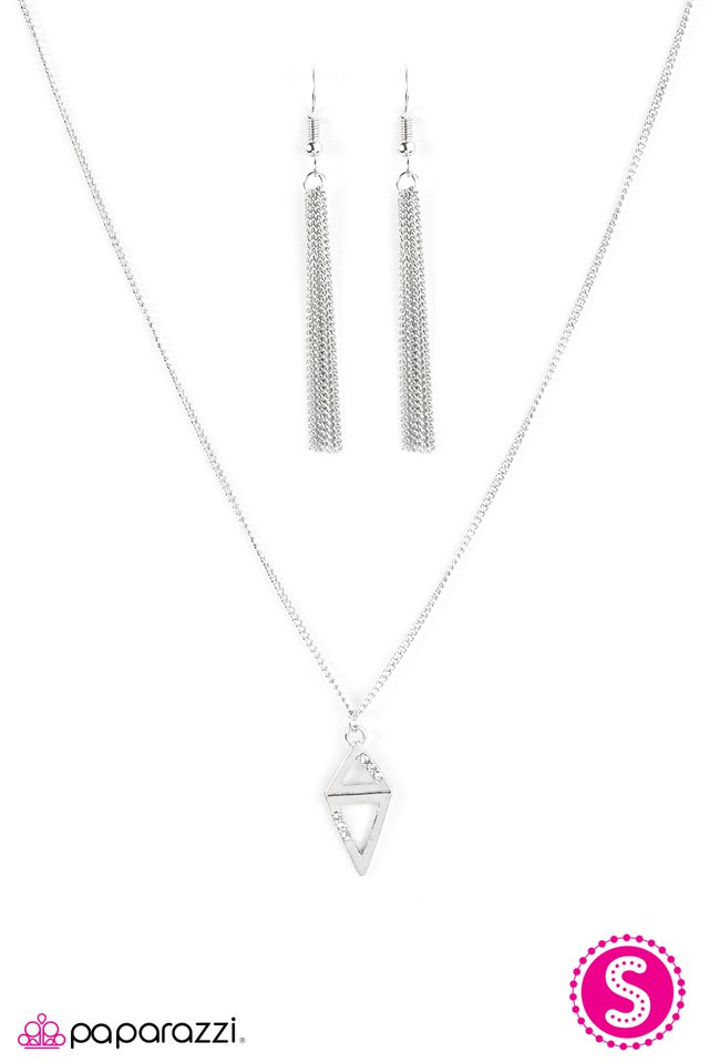 Paparazzi ♥ Pretty Prismatic - White ♥ Necklace