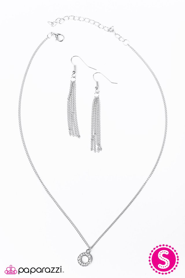 Paparazzi ♥ The One That Got Away - White ♥ Necklace