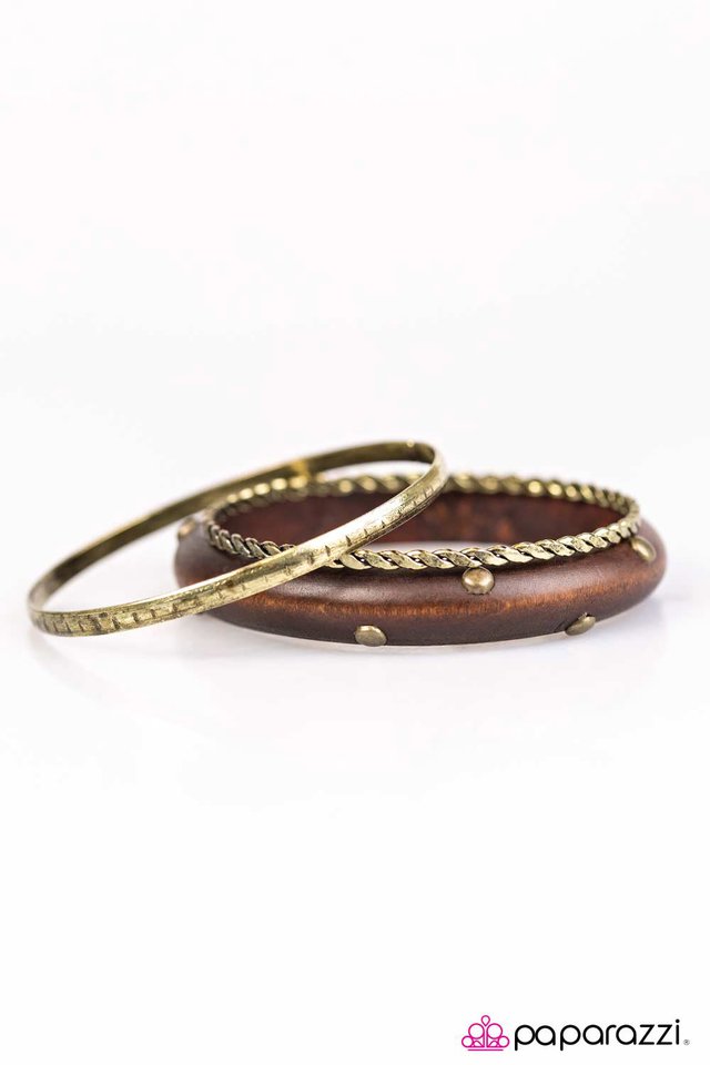 Paparazzi ♥ Into Obsidian - Brass ♥ Bracelet