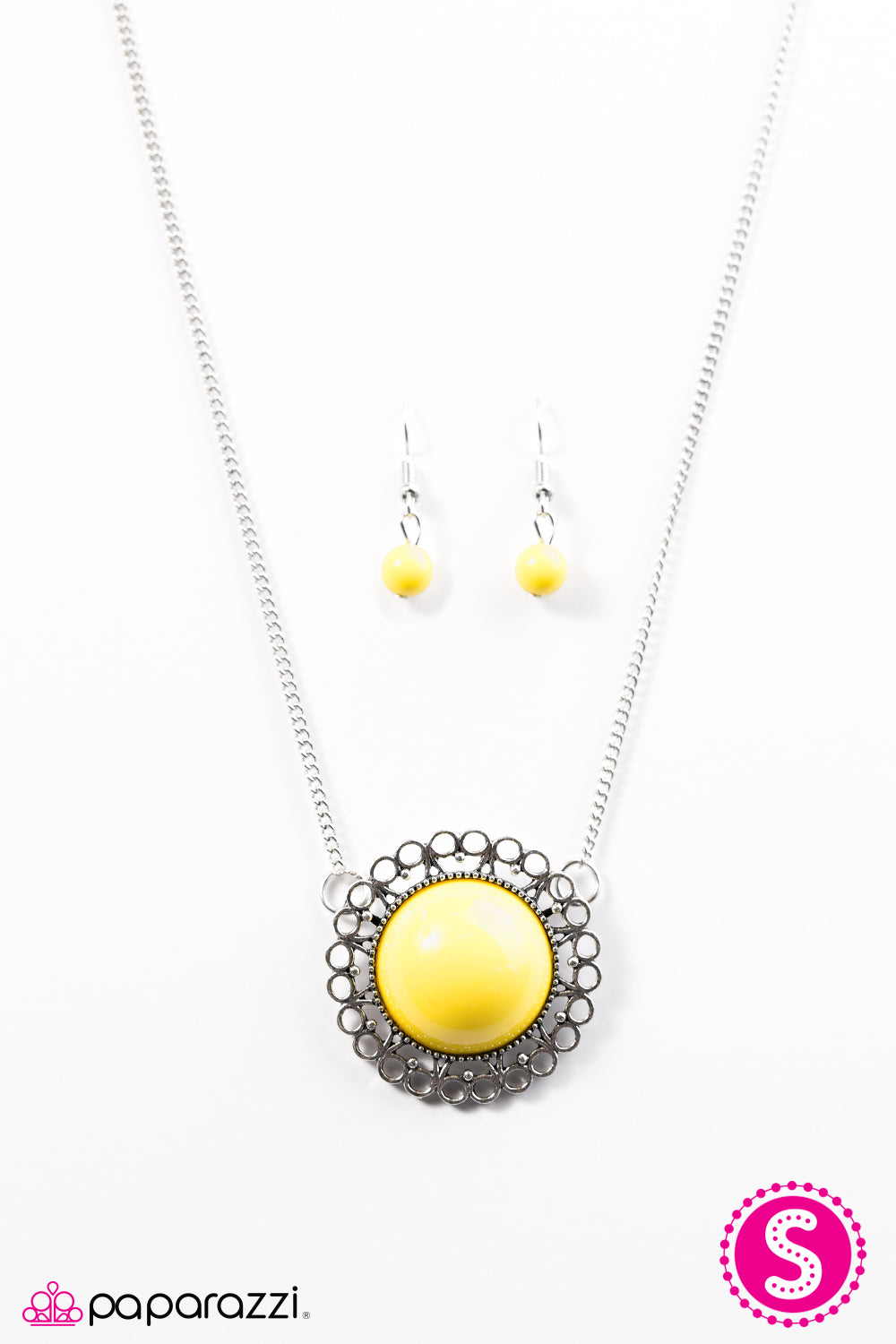 Paparazzi ♥ Summer Sun - Yellow ♥ Necklace