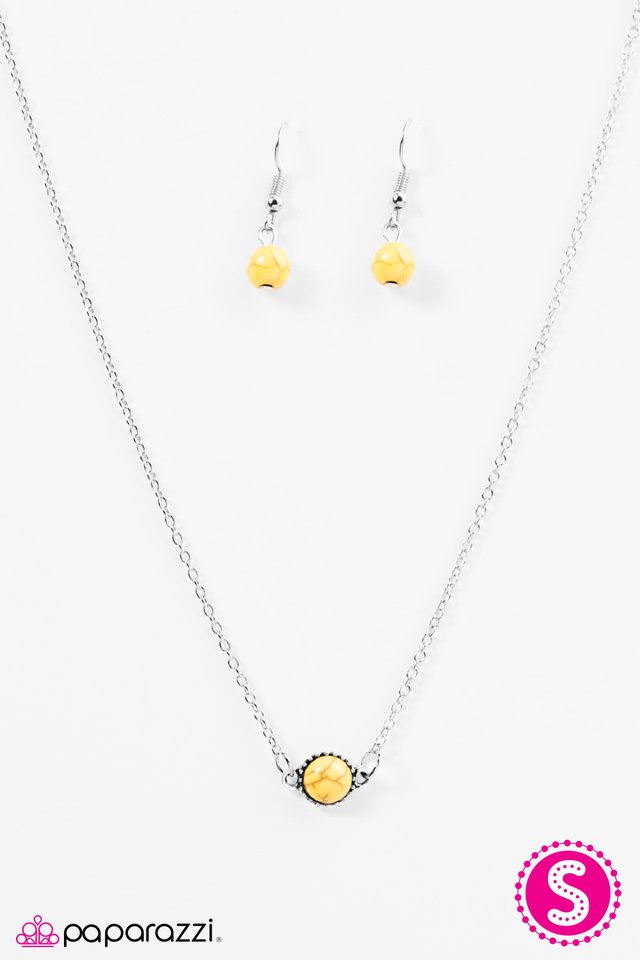 Paparazzi ♥ Natures Song - Yellow ♥ Necklace